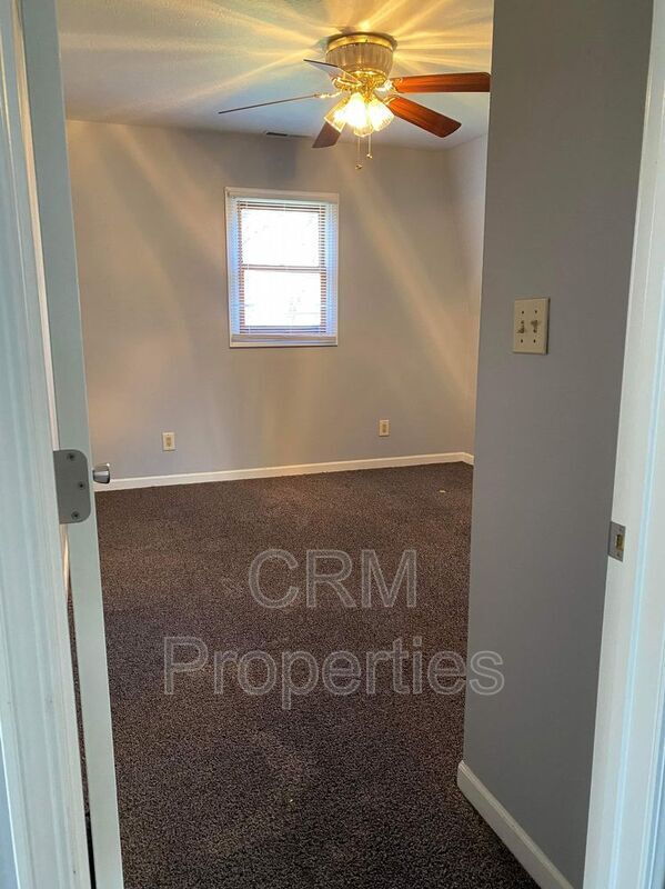 Building Photo - 522 Naphew Ln