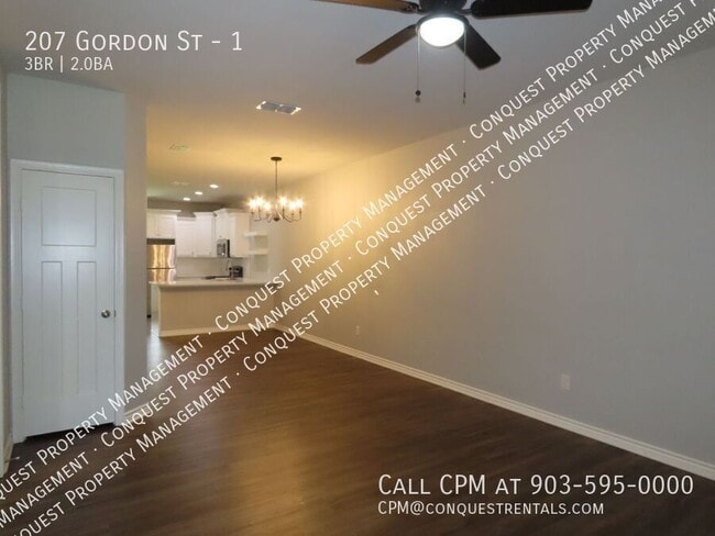 Building Photo - 207 Gordon St