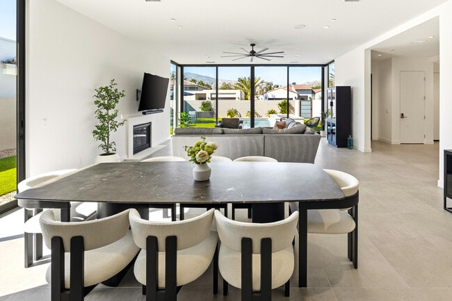 Building Photo - 57880 Salida del Sol