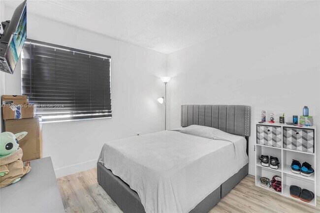 Building Photo - 1144 NW 125th Path