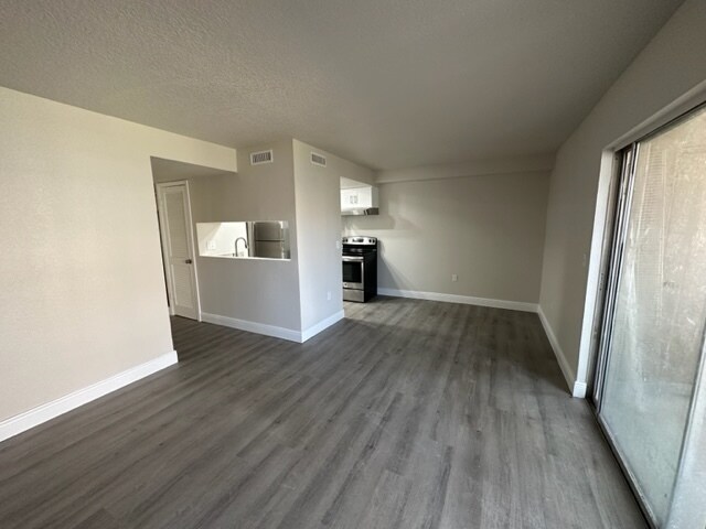 Building Photo - 1172 Calle Del Rey