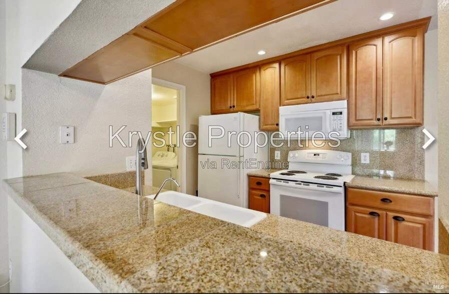 Building Photo - 1201 Glen Cove Pkwy