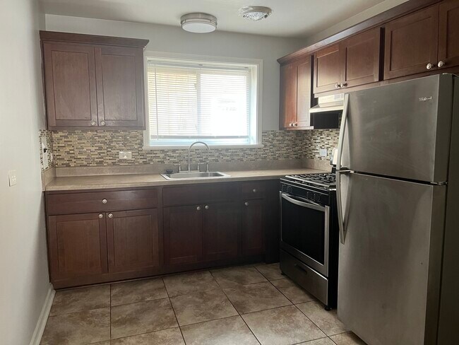Building Photo - 2609 W Fitch Ave