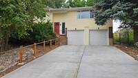 Building Photo - Spacious Bi Level home backing to open space