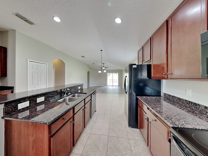 Building Photo - 167 Patriot Ln