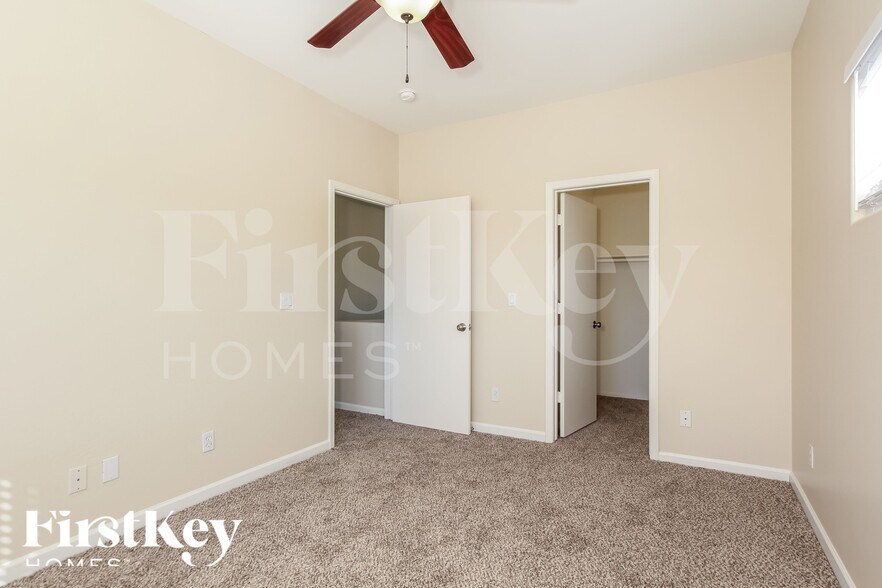 Building Photo - 22022 N 29th Dr