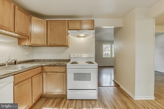 Building Photo - 3025 Ellenwood Dr