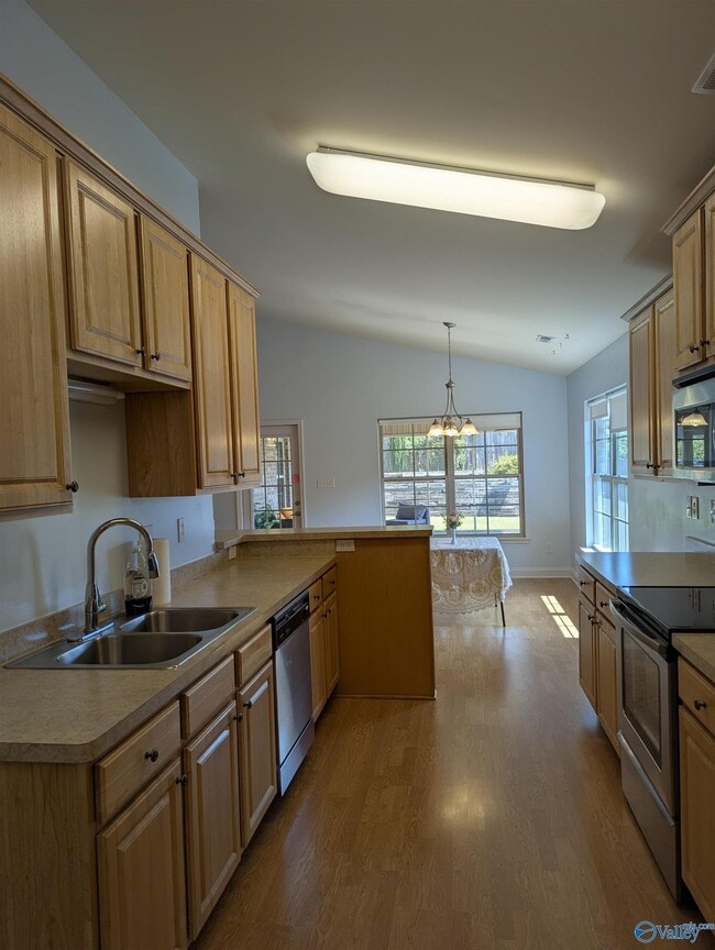 Building Photo - 102 Acacia Trail Dr