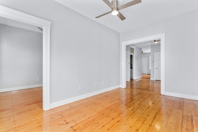 Building Photo - 106 L St