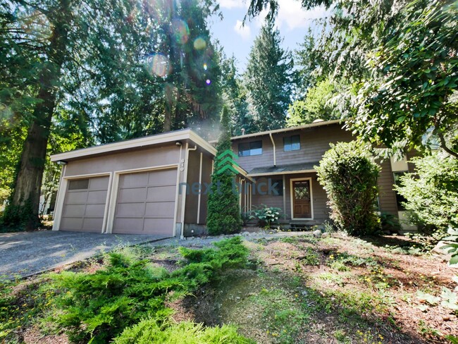 Building Photo - 4 Bed 2.5 Bath Single-Family House at the ...