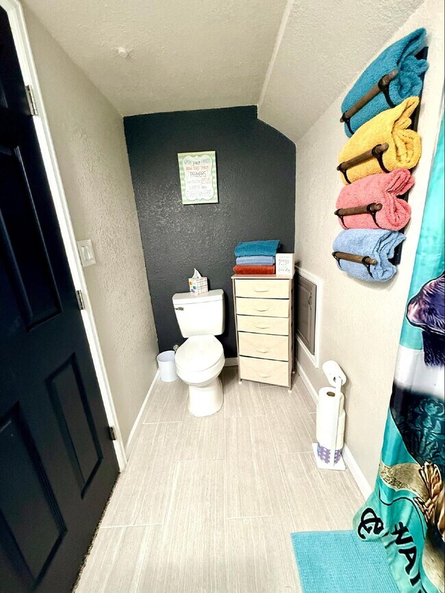 Building Photo - Gorgeously Updated Pueblo Home