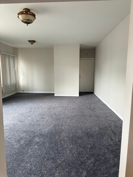 Building Photo - 9302 202nd St