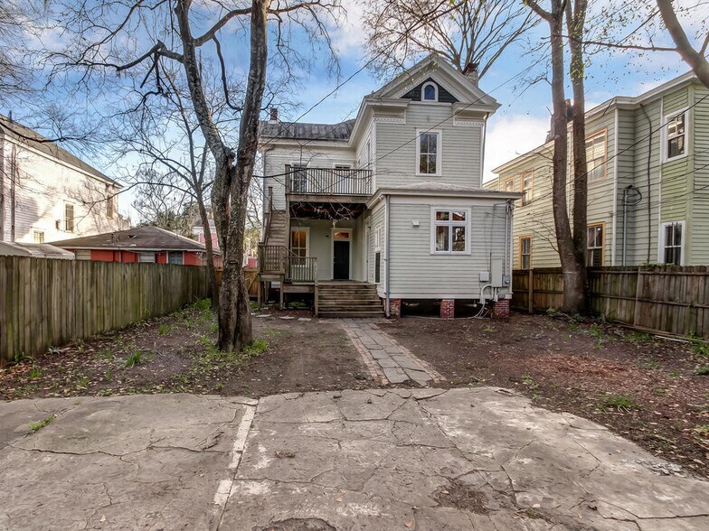 Building Photo - 208 W 35th St