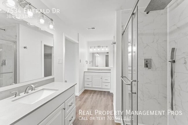 Building Photo - 7534 Emerald Dr