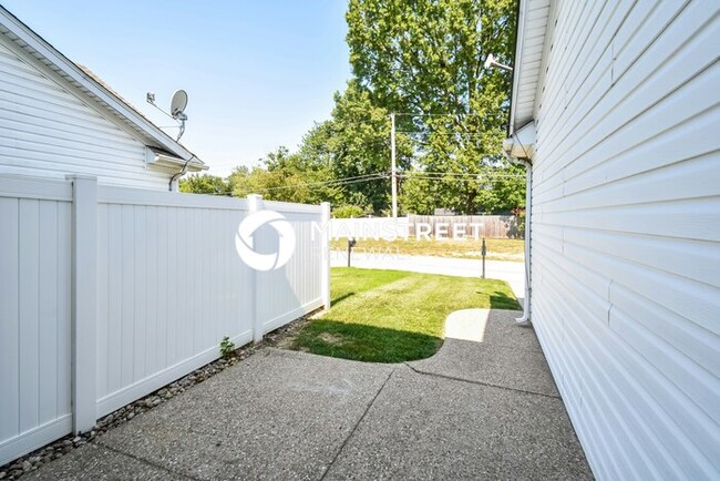 Building Photo - 1903 Paddle Wheel Dr