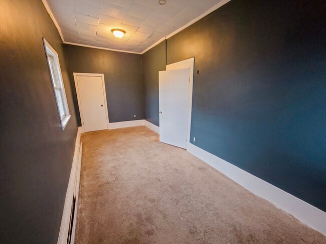 Building Photo - 536 N Underwood St