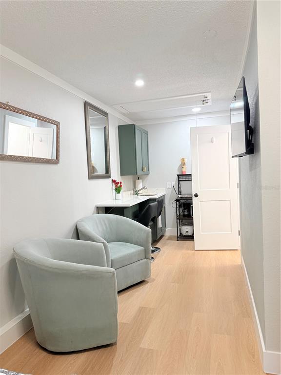Building Photo - 2130 Redleaf Dr