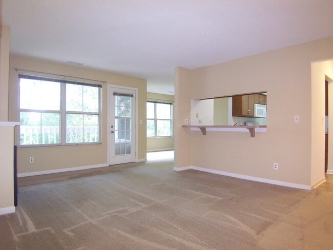 Building Photo - 103 Fieldcrest St