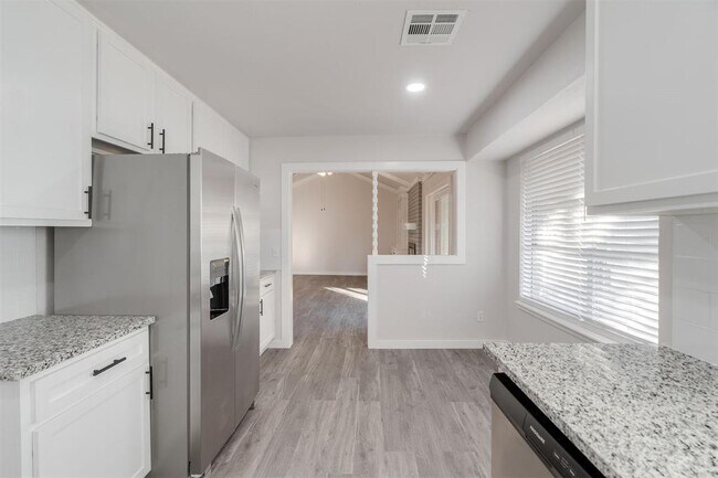 Building Photo - 2704 NW 115th St