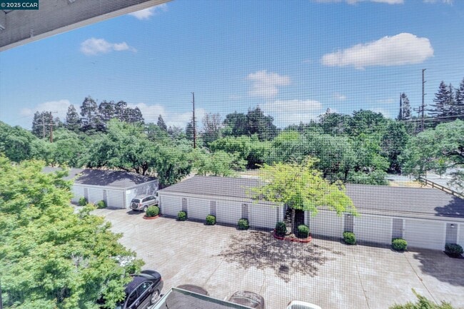 Building Photo - 1300 Walden Rd