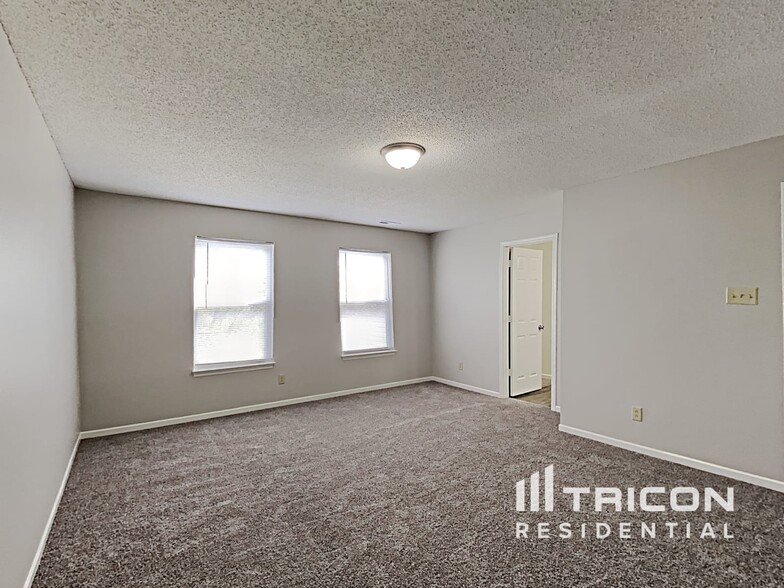 Building Photo - 13452 N Carwood Ct