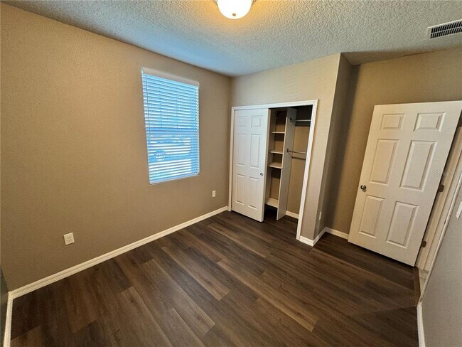 Building Photo - 512 Mckenna Dr