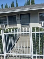 Building Photo - 1005 N Ave 56