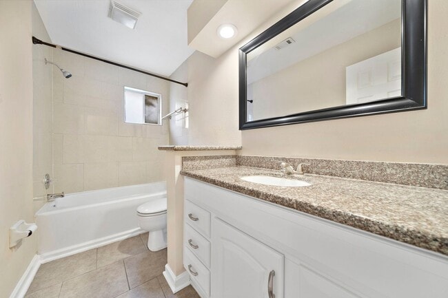 Building Photo - Spacious 4-Bedroom, 2-Bath Home in Texas C...