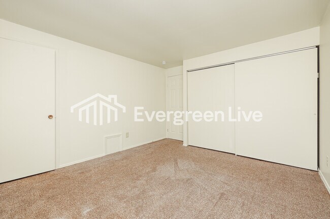 Building Photo - 7320 Kirkveiw Dr