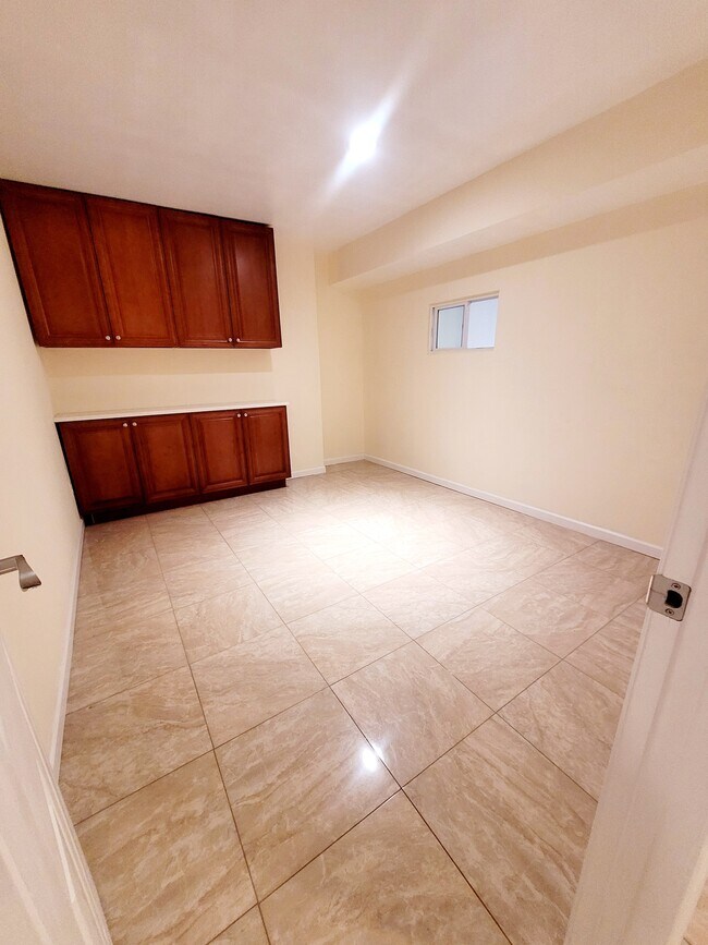 Building Photo - 7415 Fountain Head Dr