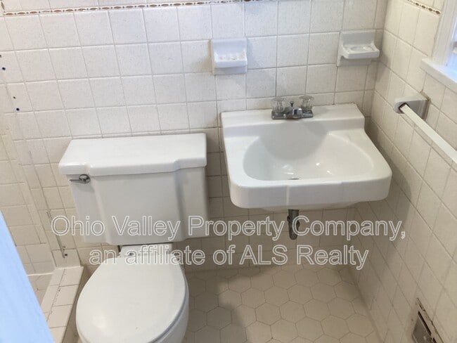 Building Photo - 2551 Glenmary Ave