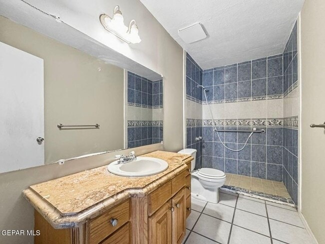 Building Photo - 106 Maple Ct
