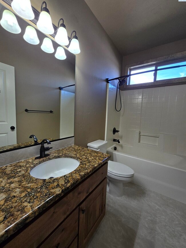 Building Photo - 3/4 Acre lot with Pool/Hot and Lawn Care I...