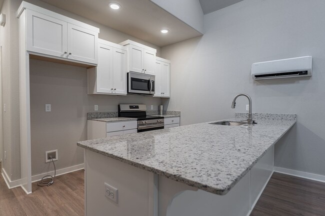 Building Photo - Brand New 2 BR Townhomes