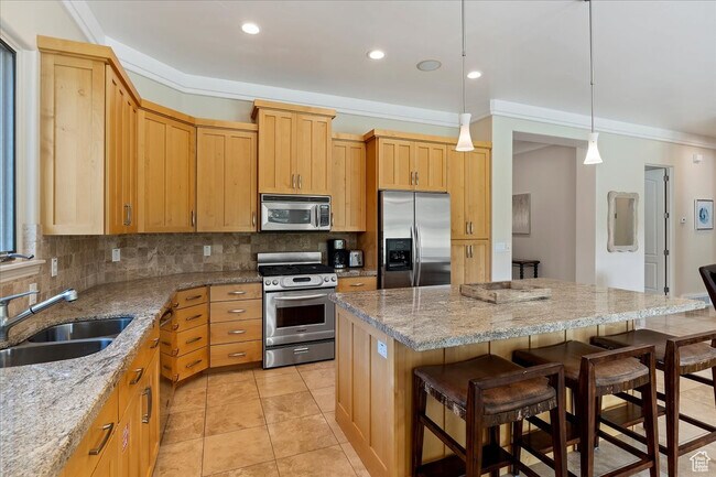 Building Photo - 4859 Eagle Ridge Dr