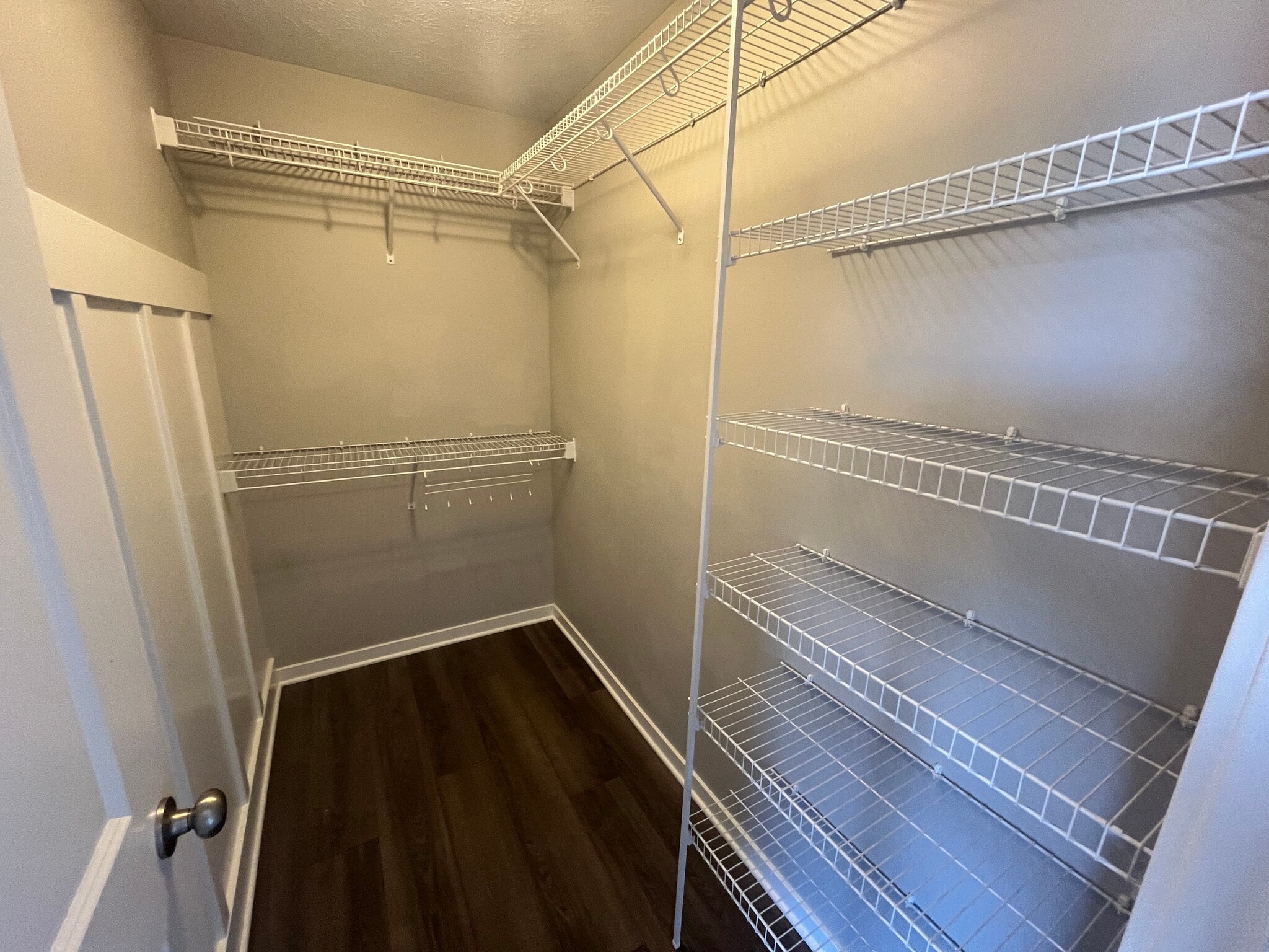 Building Photo - 3865 Elm Ridge Dr