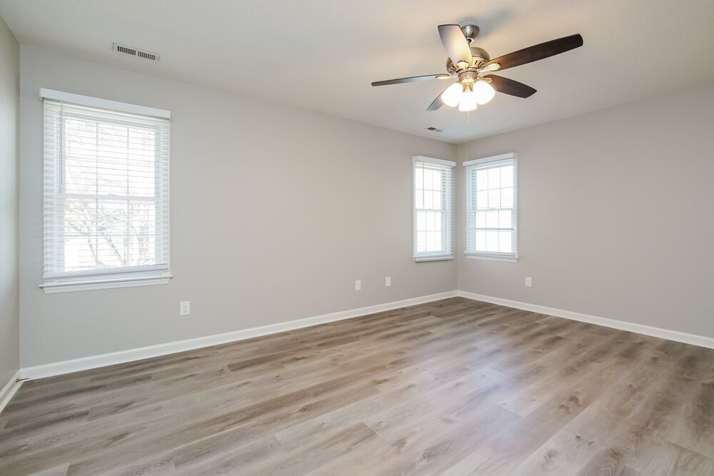 Building Photo - 4513 River Edge Dr