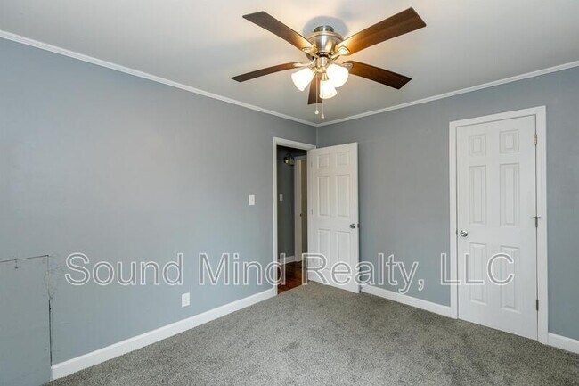 Building Photo - 1729 Dallas St