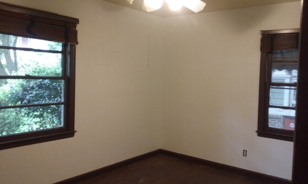 Bedroom - 174 Ridgeland Ave