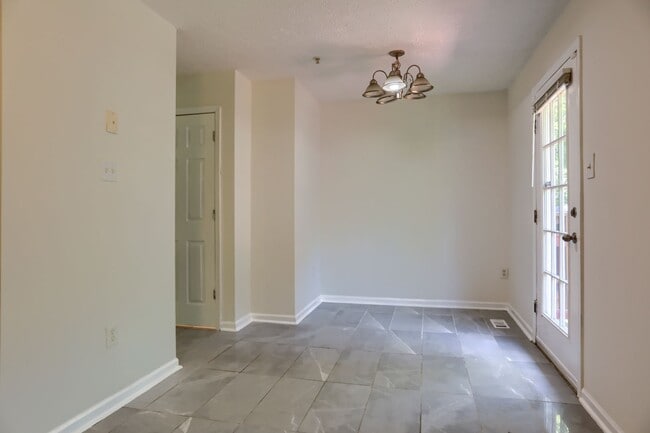 Building Photo - Contemporary Living At It's Finest in Lovely Owings Mills!!