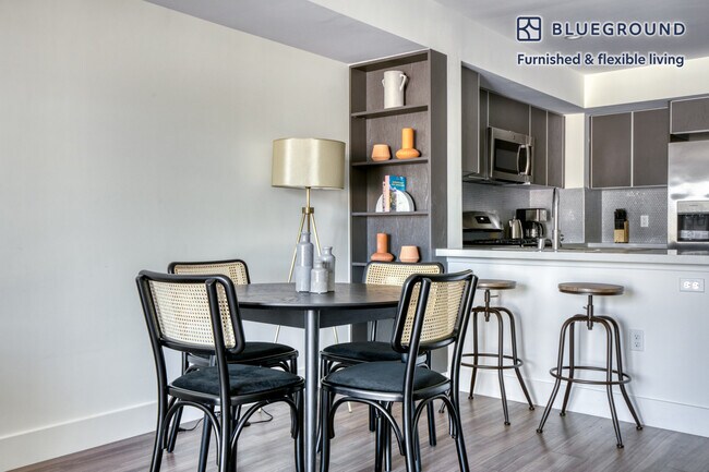 Building Photo - 1539 Purdue Ave