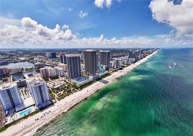 Building Photo - 1830 S Ocean Dr