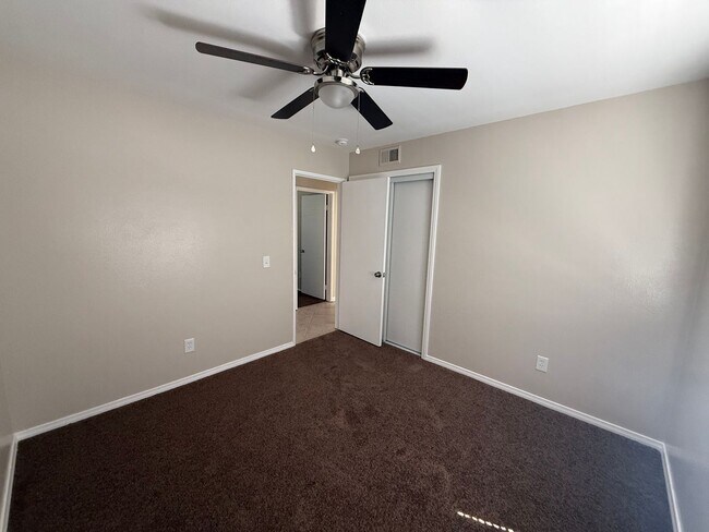 Building Photo - Remodeled Three Bedroom Two Bath in Hemet!