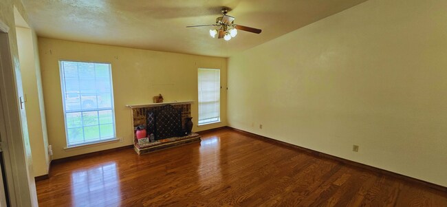 Building Photo - 1522 Butterfield Dr