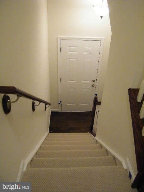 Building Photo - 42577 Burbank Terrace