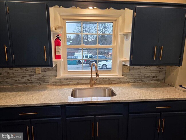 Building Photo - 26 Willow St