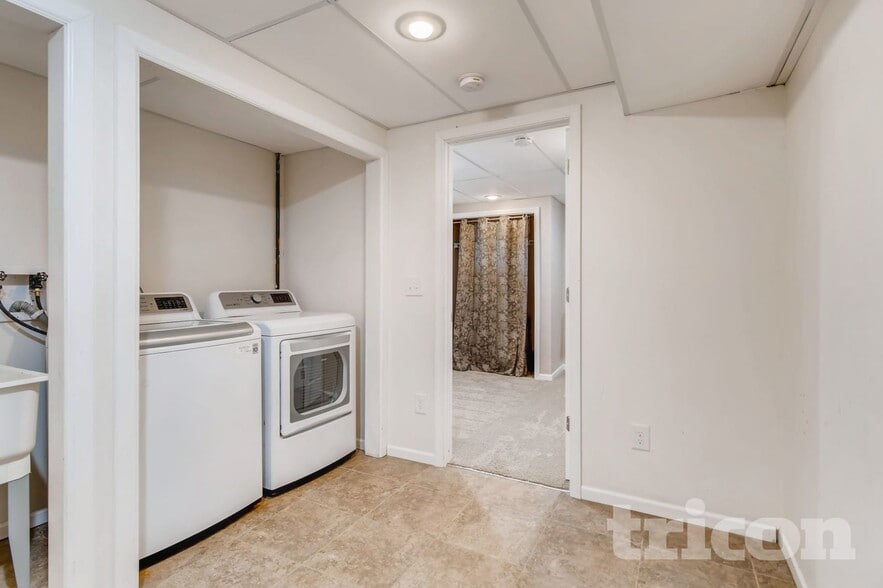 Building Photo - 9241 34th Ave N