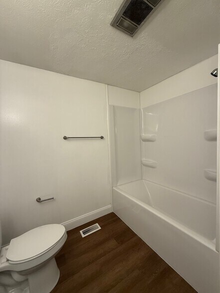 Building Photo - 239 Euclid Ave