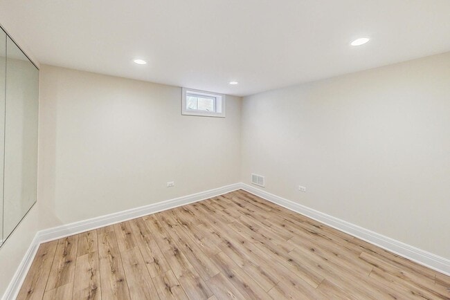 Building Photo - 105 Hiawatha Dr
