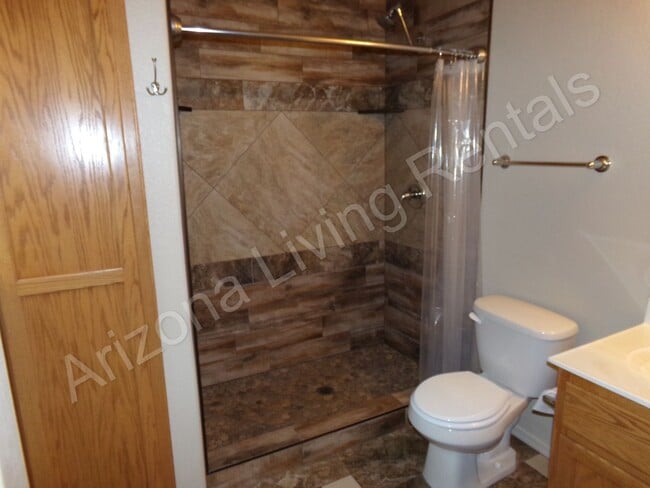 Building Photo - IMMACULATE 3 BEDROOM HOME